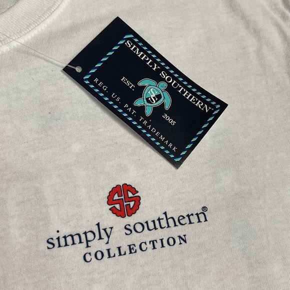 NWT Simply Southern White T-Shirt “Love All That You Do” Size Medium - Picture 4 of 10